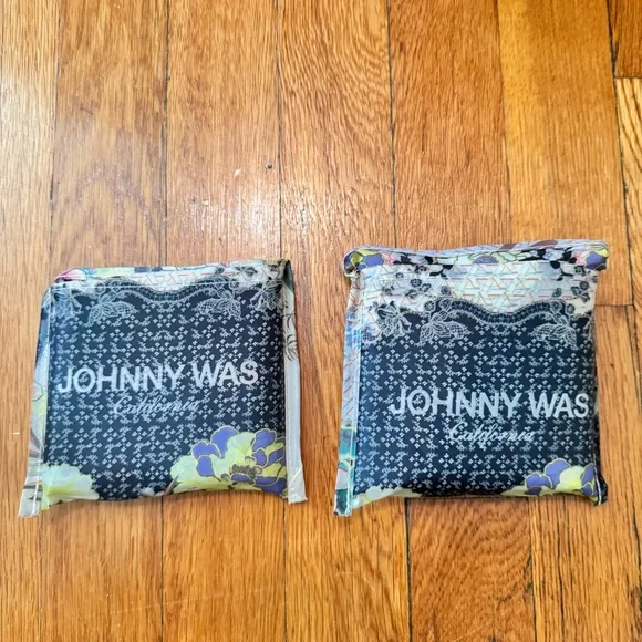 Johnny Was set of 2 Tote Bags - Picture 2 of 9